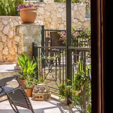 Zahna Apartment *